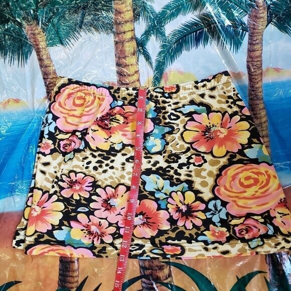 Le J. Coverup - Picture 4 of 6